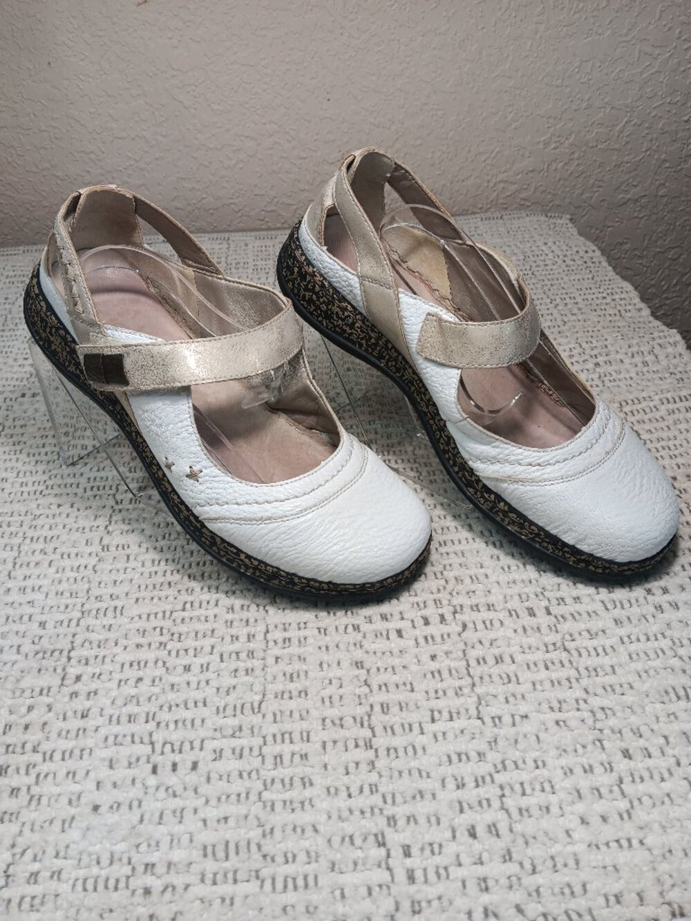 Rieker women's 'Daisy 78' white & gold tone shimmer leather Mary Jane shoes sz 8